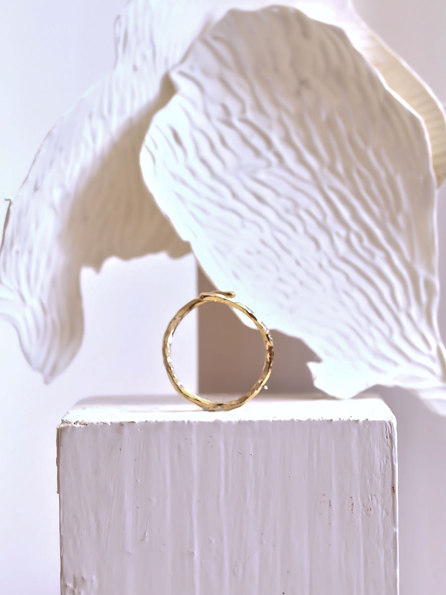 Bague fine martelée Mamar