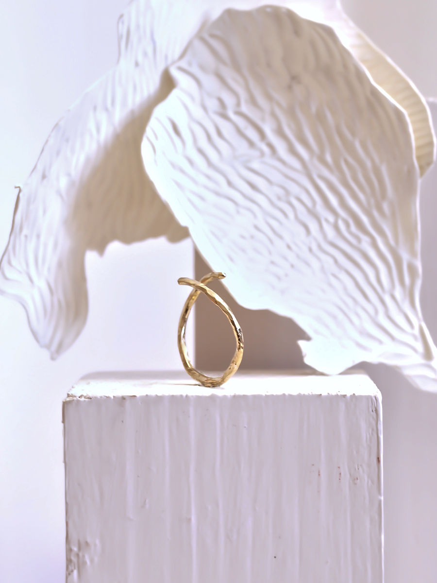 Bague fine martelée Mamar