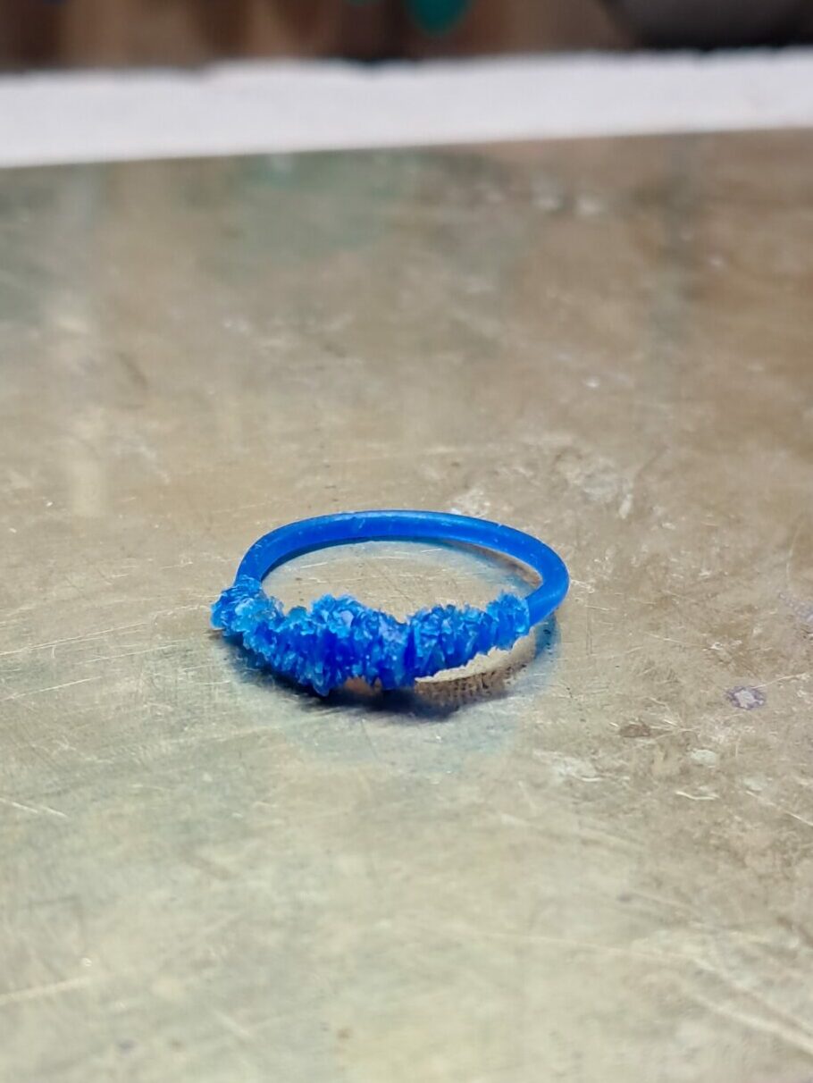 17/06 Bague en fil de cire