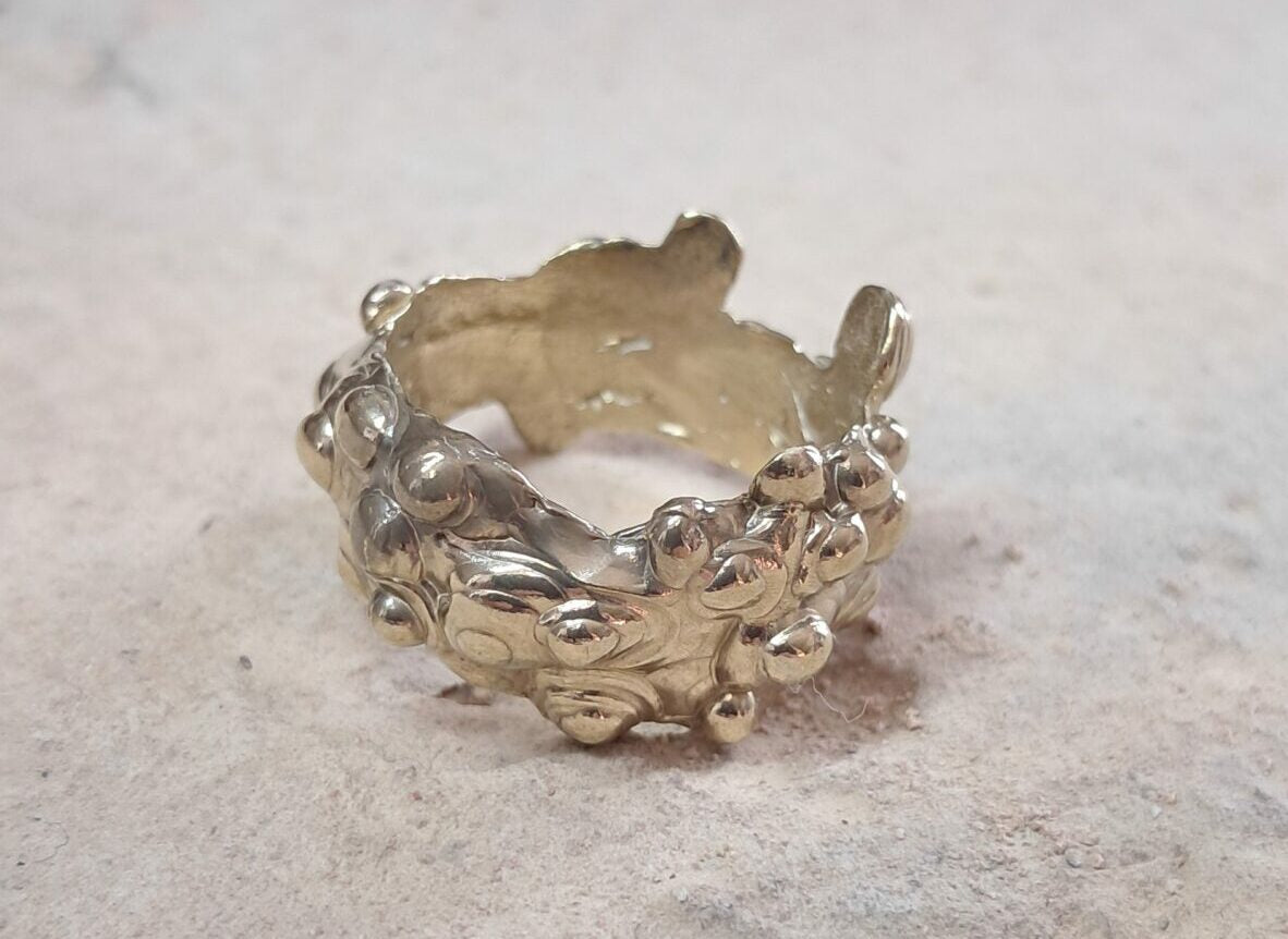 01/08 Bague en cire texturée