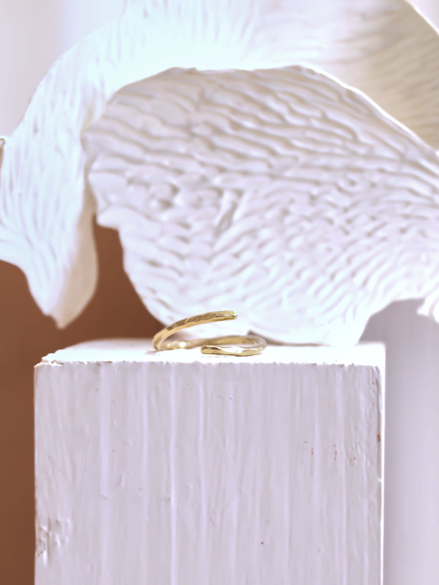 Bague fine martelée Mamar