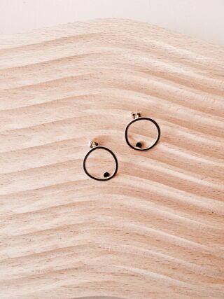boucle d'oreille cercle graphique minimaliste