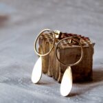 boucles d'oreille goutte graphique doré